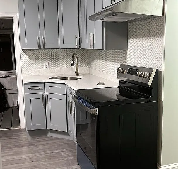 130 Perkins Ave — Photo 2