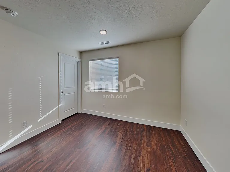 10032 W Raleigh St — Photo 13