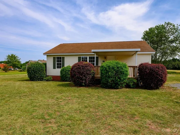 3280 Catawba St, Claremont, NC 28610