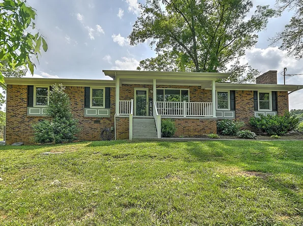 271 Whispering Woods Dr, Bluff City, TN 37618