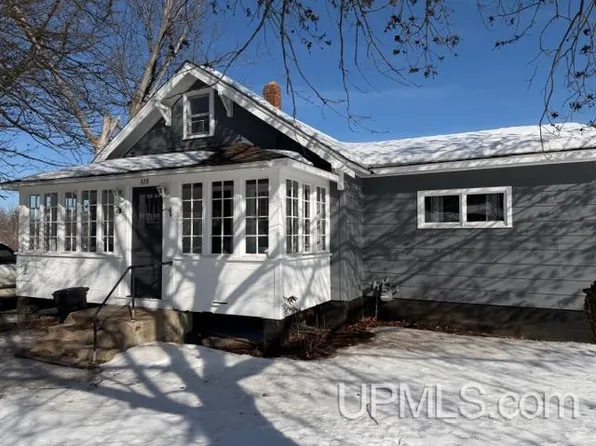 328 Dickinson Blvd, Kingsford, MI 49802