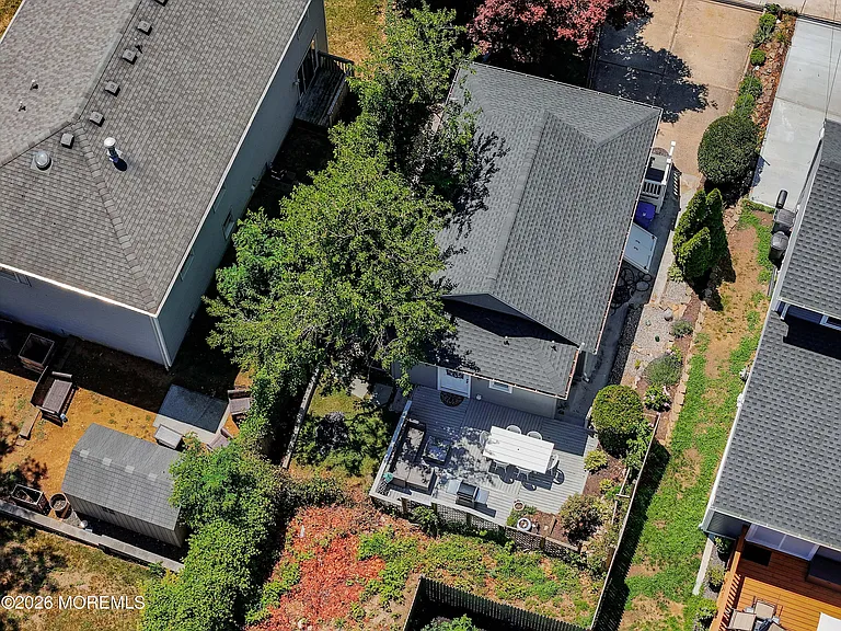 210 Linden Ave — Photo 26