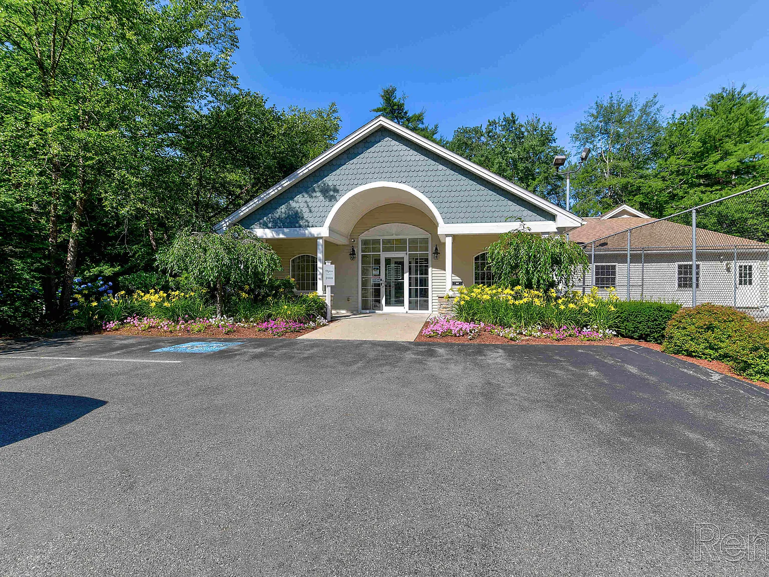 Greenview Village Apartments — Photo 4