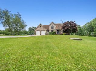125 Olde Franklin Dr, Howell, MI 48855