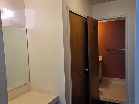 4th image of 958 Country Club Dr #6