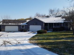 3253 Marschall Rd, Shakopee, MN 55379