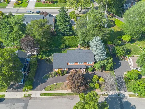 830 Hennigar Pl, Oradell, NJ 07649