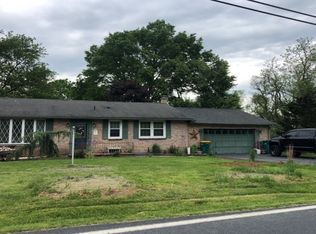 7356 Manor Dr, Harrisburg, PA 17112