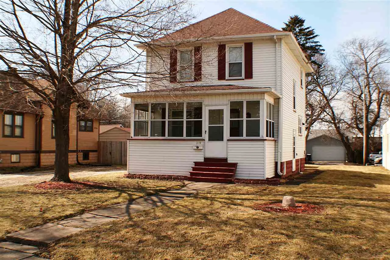 219 54th St photo 1