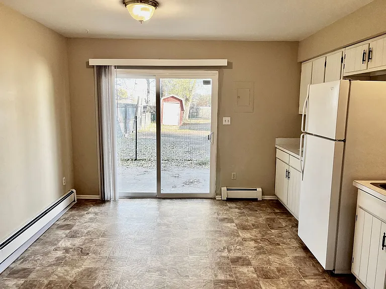 1782 & 1784 N Overland Trl — Photo 8