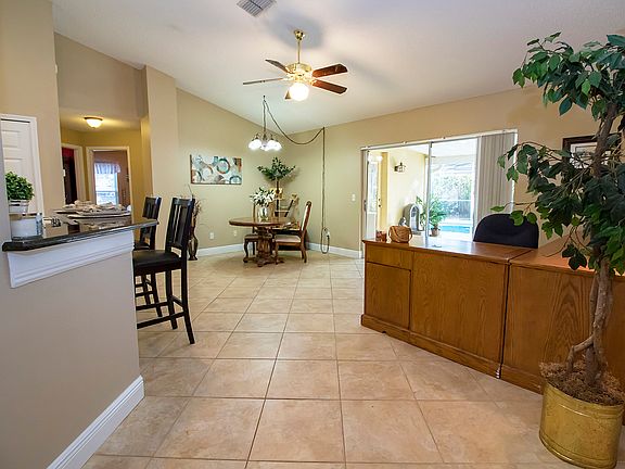 4th image of 1123 Seafarer Ln