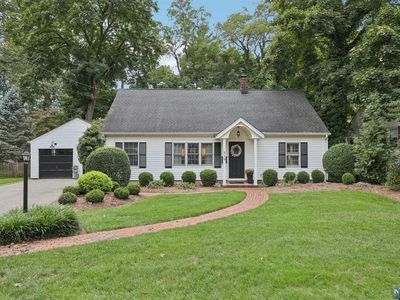 516 Sherwood Rd, Ho Ho Kus, NJ, 07423