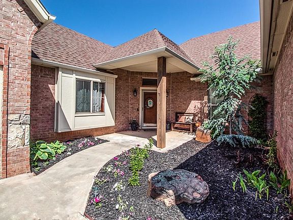 2nd image of 8901 SW 53rd Ct