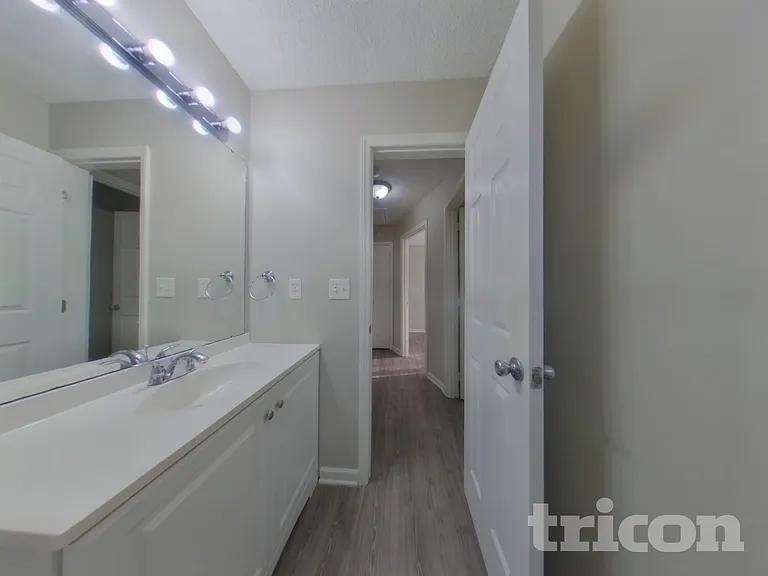 8820 Kismet Dr — Photo 18