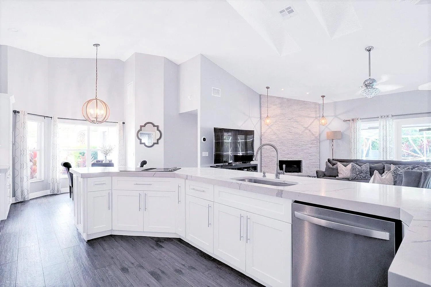 5 bed, 3.5 bath, 3047 sqft, $20,000 — Photo 3