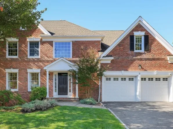 9 Apple Tree Ln, Warren Twp., NJ 07059