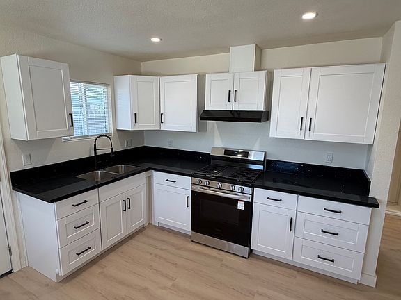 4th image of 180 E Barbour St APT C