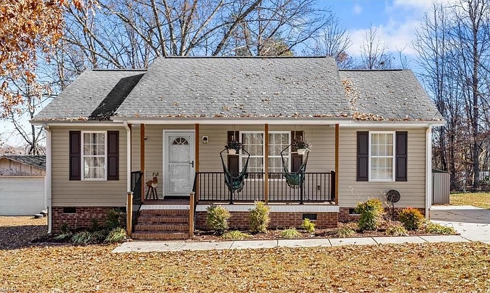 1st image of 805 Poplar St