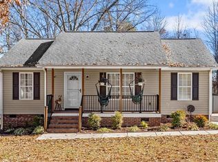 805 Poplar St, Reidsville, NC 27320