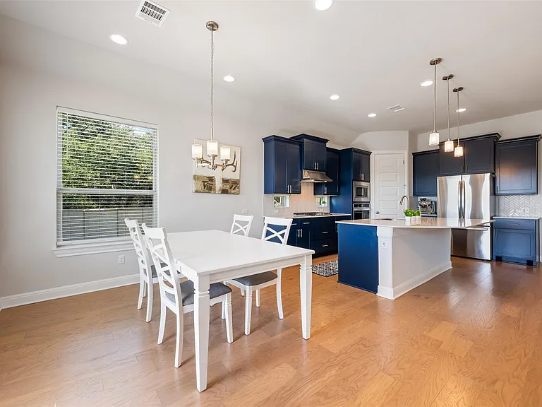 686 Treadwell Ln — Photo 20