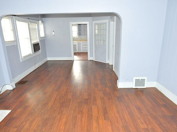 4th image of 1012 N Crater Ave