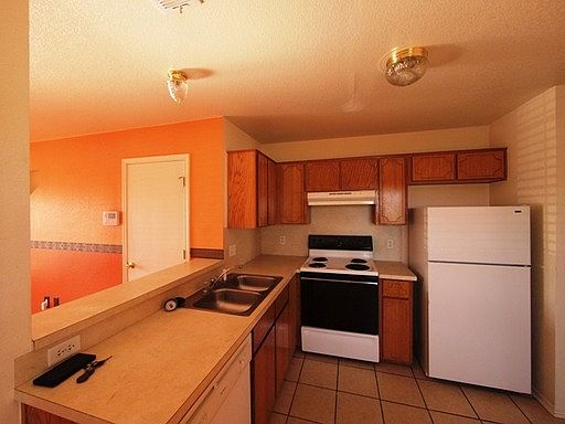 5th image of 4009 Madison Dr APT D