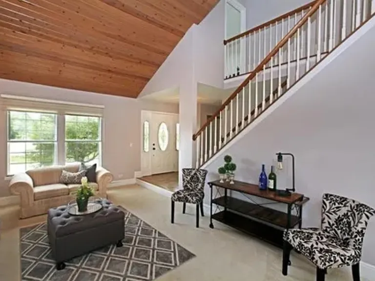 649 Sanders Ct — Photo 5