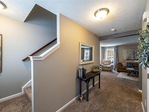 3rd image of 63 Glenwood Circle