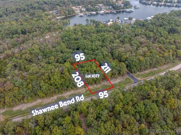 1077 Shawnee Bend Rd, Sunrise Beach, MO 65079