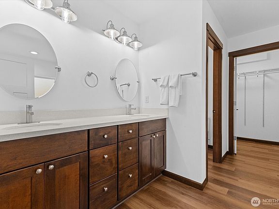 2nd image of 315 Orchard Avenue