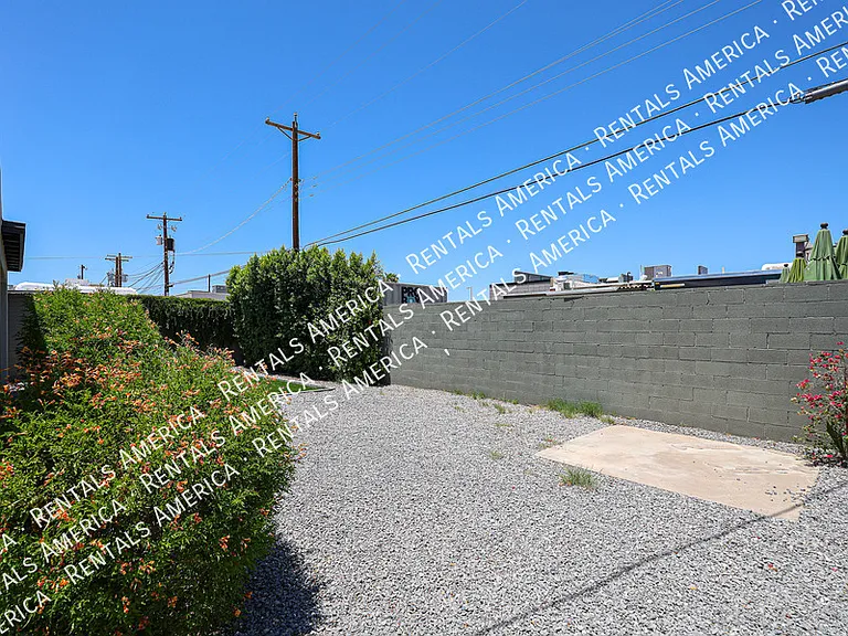 2418 E Amelia Ave — Photo 61