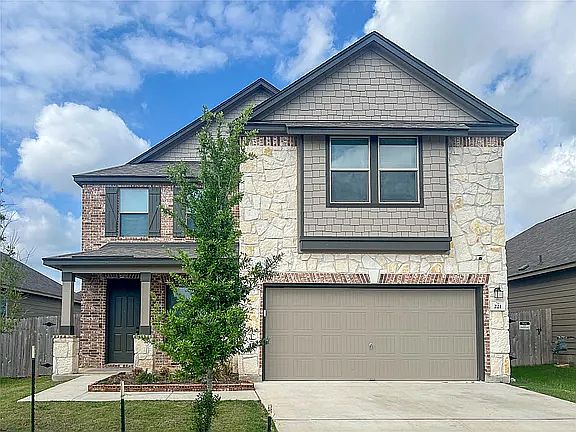 1st image of 221 Summit Dr #1