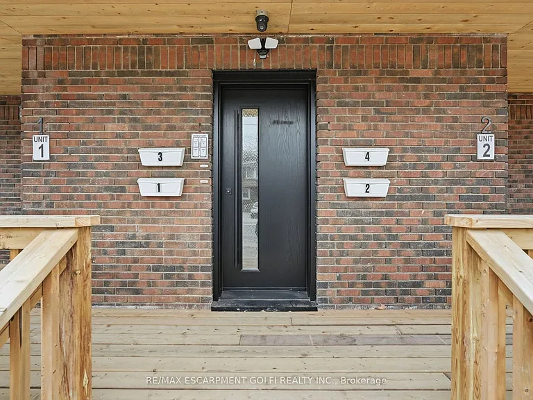 4876 Simcoe St #3 — Photo 2