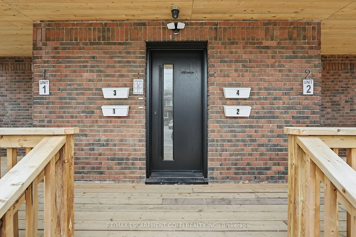 Building Photo - 4876 Simcoe St #2