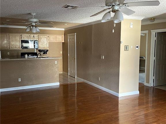 4th image of 2132 Bavington Dr Unit A