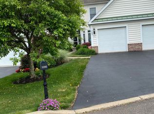 1102 Tennyson Close, Moosic, PA 18507