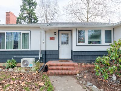 1035 SE Ashley Pl, Grants Pass, OR, 97526