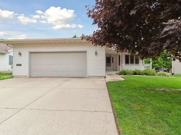 324 W Milwaukee St, Stoughton, WI 53589
