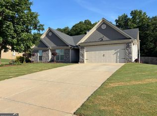 621 Lake Vista Dr, Jefferson, GA 30549