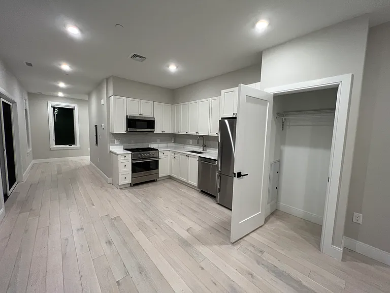195 Green St #207D — Photo 7