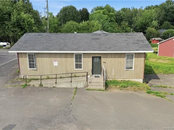 214 Main St, Minto, NB E4B 3R3
