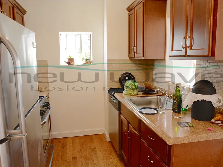 2 Greenwich St #1 — Photo 4
