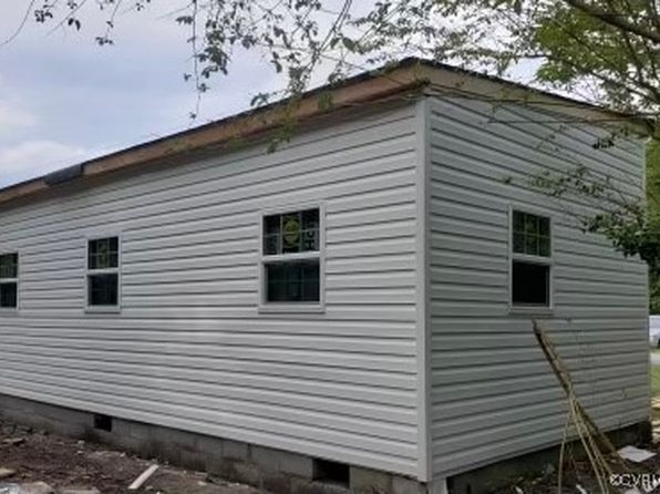47 John St, Emporia, VA 23847