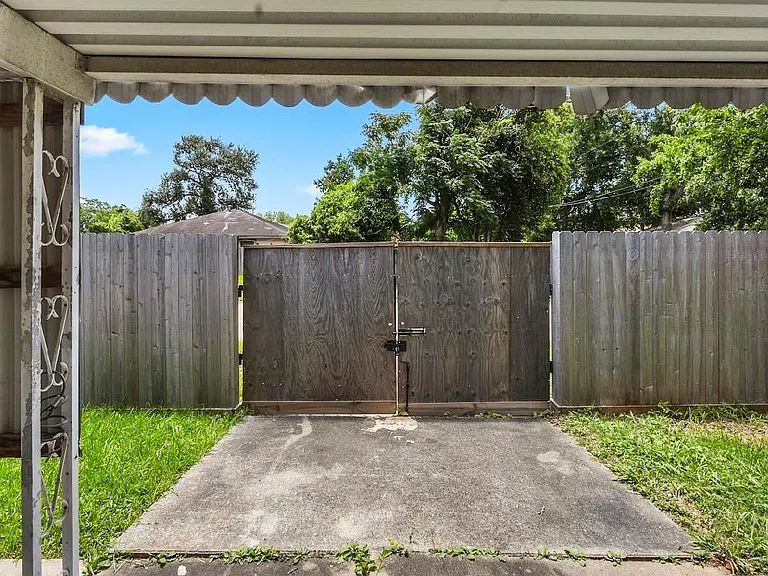 4303 Dacca Dr — Photo 17