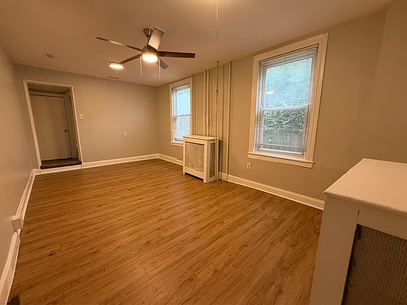 3rd image of 932 N Randolph St #1