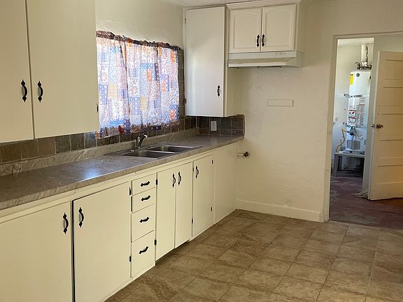 Kitchen now has Range