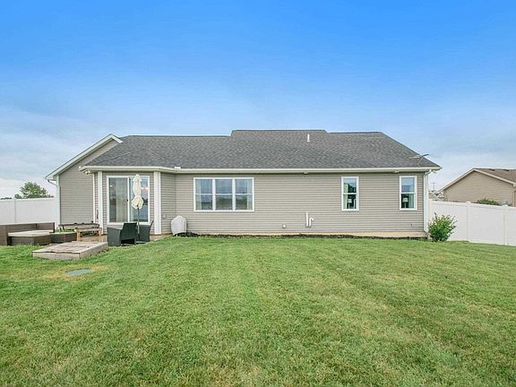 5th image of 57441 Emerald Chase Ln