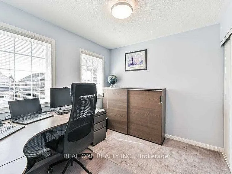 2380 Guildstone Cres — Photo 12