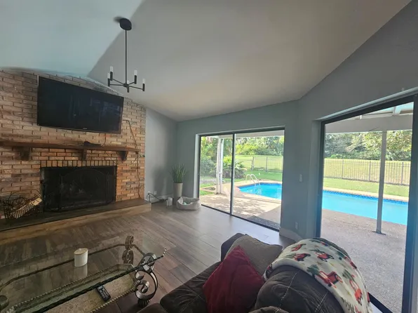 126 NW 89th Terrace, Coral Springs, FL 33071