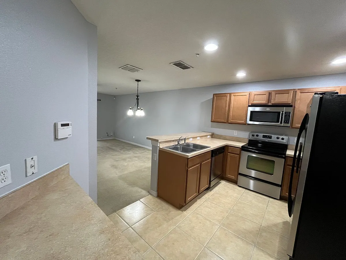 Building Photo - 290 Glowing Peace Ln #52